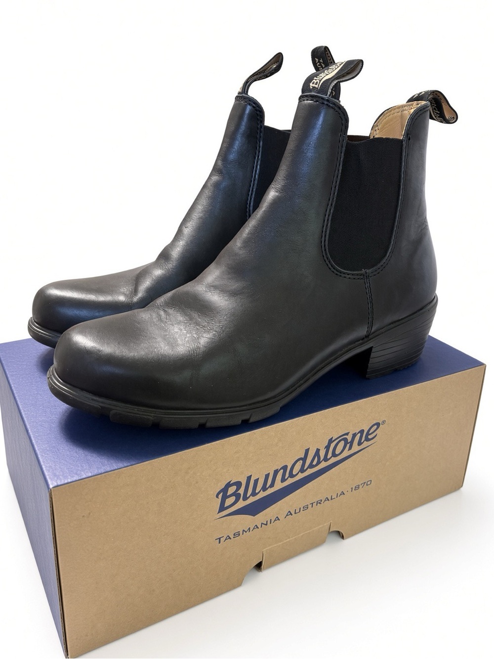 Blundstone 1671 Women’s Heeled Chelsea Boots Black Leather Size 11 Box